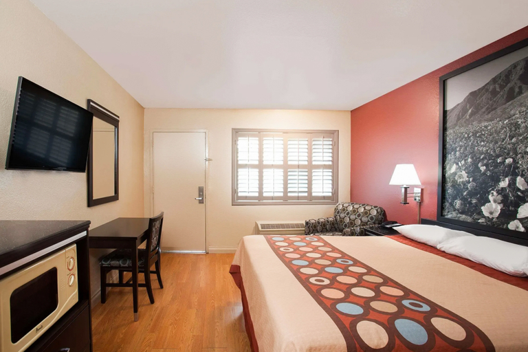 Bedroom 2, Motel 6 Pasadena, CA – Old Town Pasadena Area, Los Angeles
