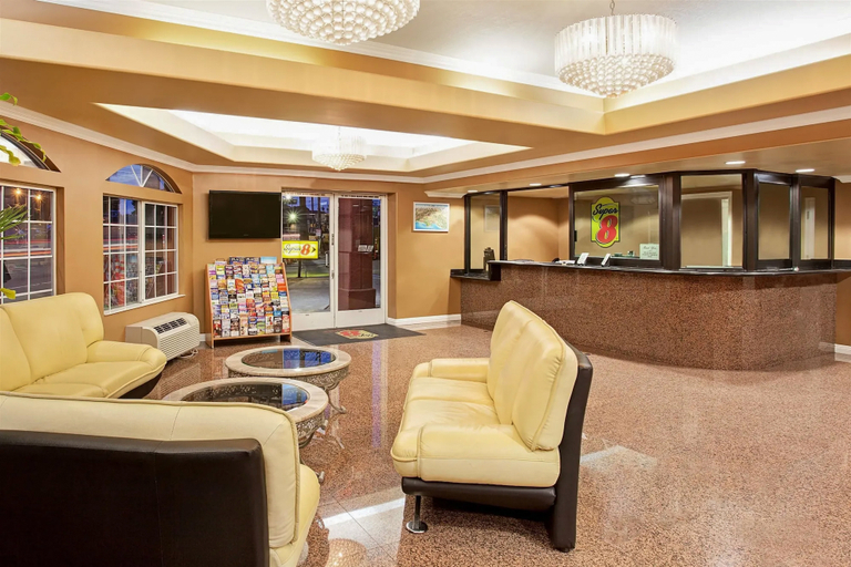 Public Area 4, Super 8 by Wyndham Los Angeles Downtown, Los Angeles