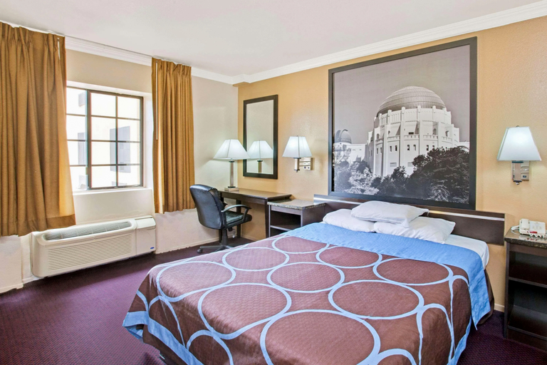 Bedroom 2, The Onyx Hotel Hollywood, Los Angeles