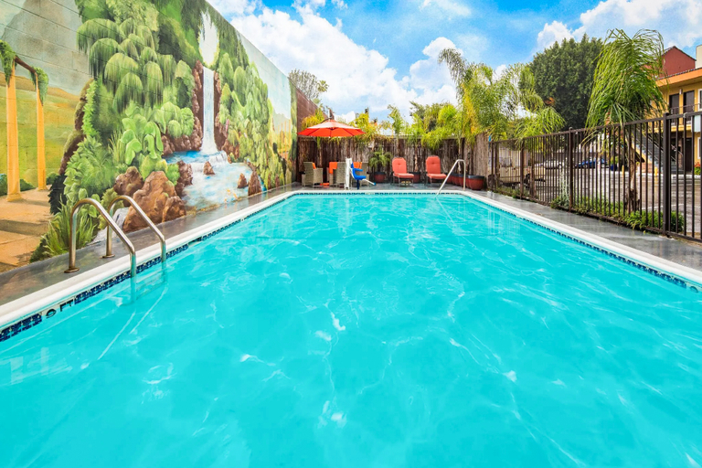 Sport & Beauty 4, Travelodge by Wyndham Burbank-Glendale, Los Angeles