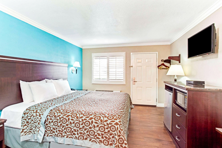 Bedroom 2, Cabana Inn & Suites, Los Angeles