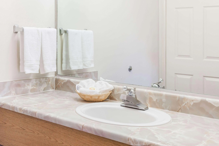 Bathroom 3, Days Inn by Wyndham Castaic Six Flags Magic Mountain, Los Angeles