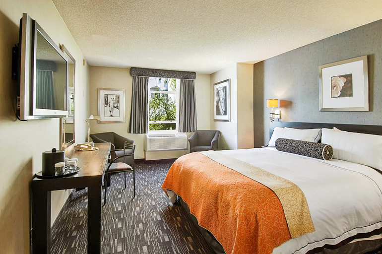 Bedroom 2, Ramada Plaza by Wyndham West Hollywood Hotel & Suites, Los Angeles