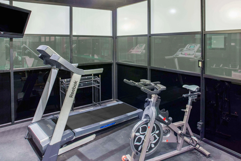 Sport & Beauty, Ramada by Wyndham Culver City, Los Angeles