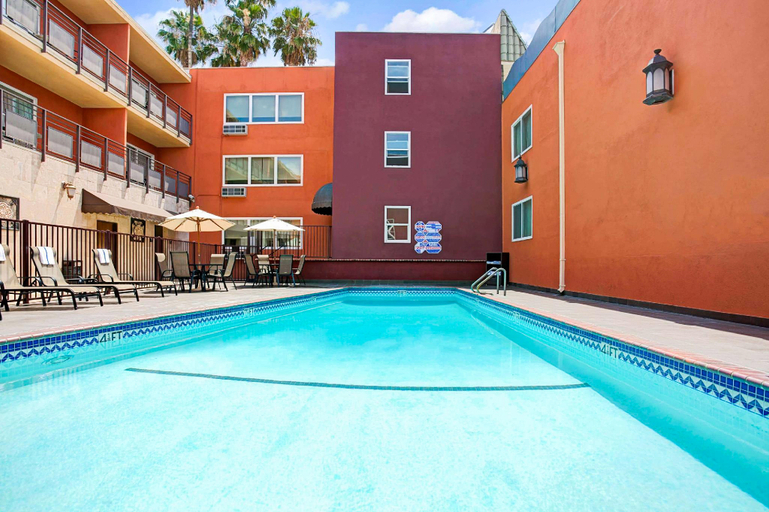 Sport & Beauty 4, The Live Hotel, Los Angeles