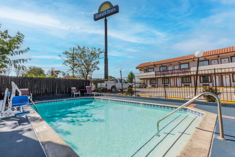 Sport & Beauty 5, Days Inn by Wyndham Castaic Six Flags Magic Mountain, Los Angeles