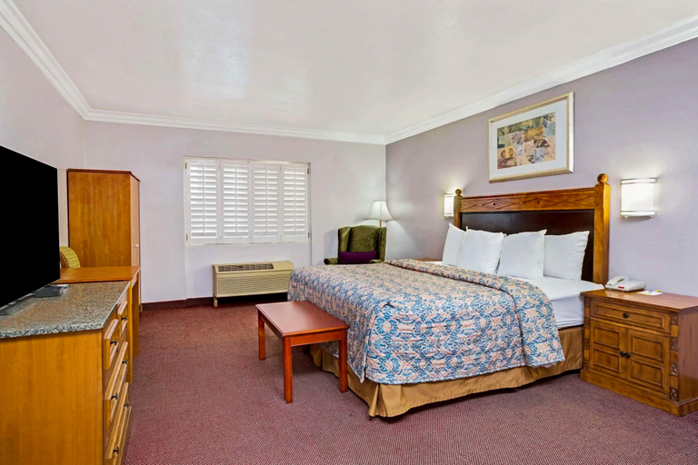 Bedroom 2, Days Inn by Wyndham West Covina, Los Angeles