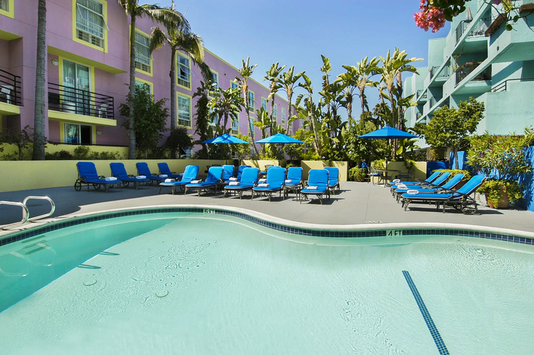 Sport & Beauty 4, Ramada Plaza by Wyndham West Hollywood Hotel & Suites, Los Angeles