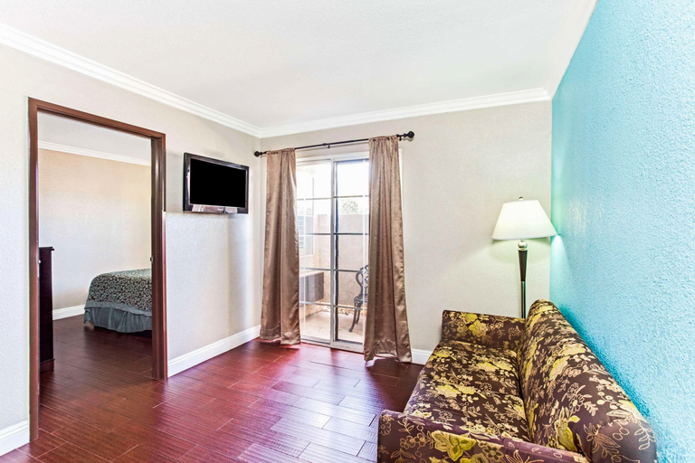 Bedroom 4, Cabana Inn & Suites, Los Angeles
