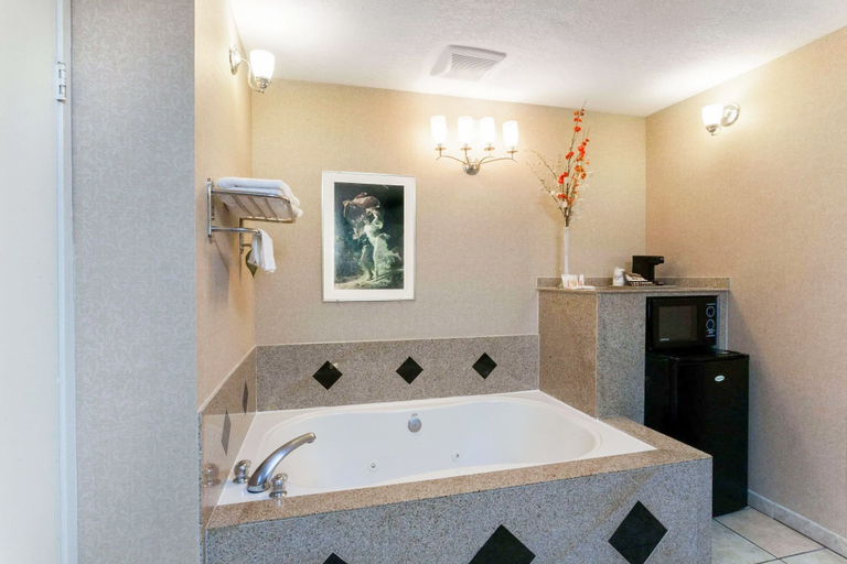 Bathroom 3, Days Inn by Wyndham Alhambra CA, Los Angeles