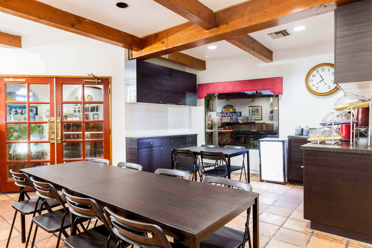 Dining Room, Days Inn by Wyndham Castaic Six Flags Magic Mountain, Los Angeles