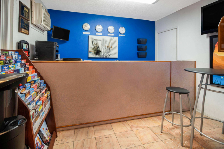 Public Area 5, Travelodge by Wyndham Burbank-Glendale, Los Angeles