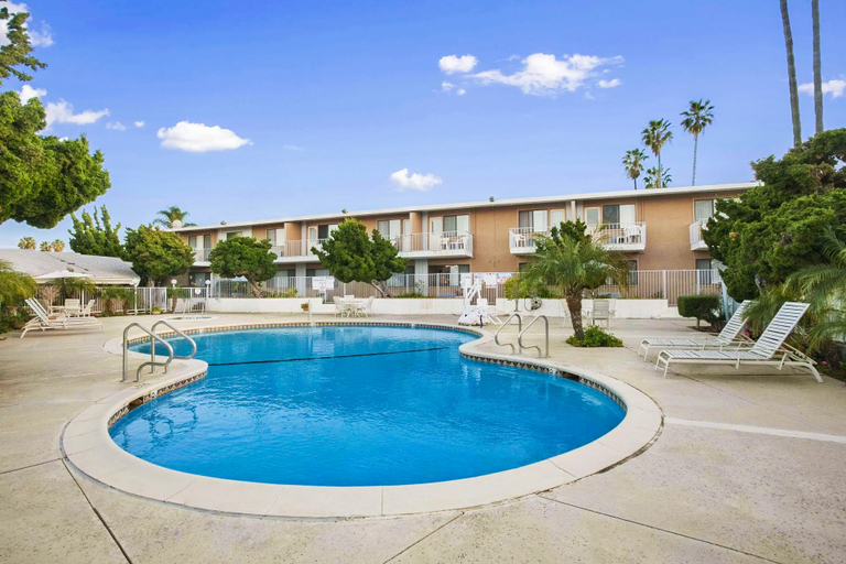 Sport & Beauty 5, Ramada by Wyndham Torrance, Los Angeles