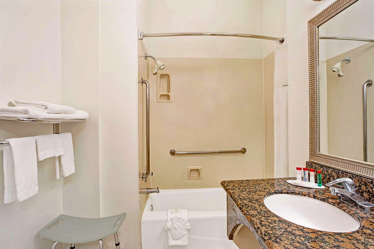 Bathroom 3, Ramada By Wyndham Redondo Beach, Los Angeles