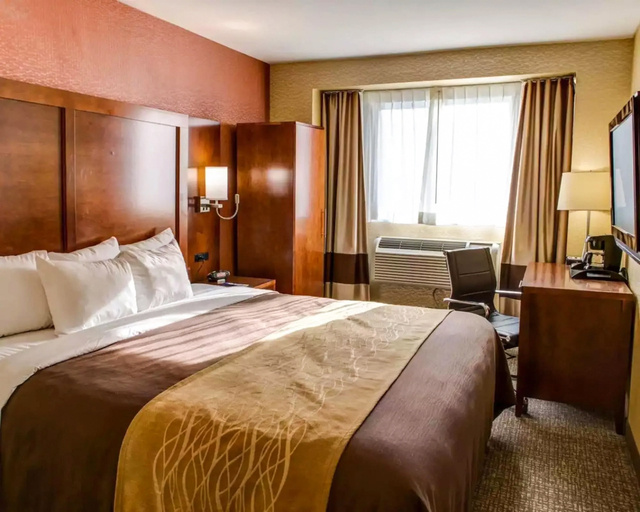 Bedroom 2, Ramada by Wyndham New York Times Square West, New York