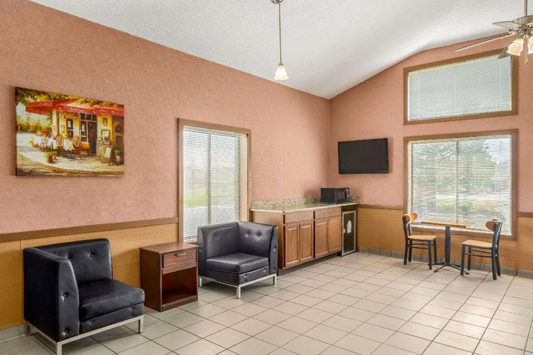 Public Area 5, Days Inn by Wyndham Canastota/Syracuse, Madison