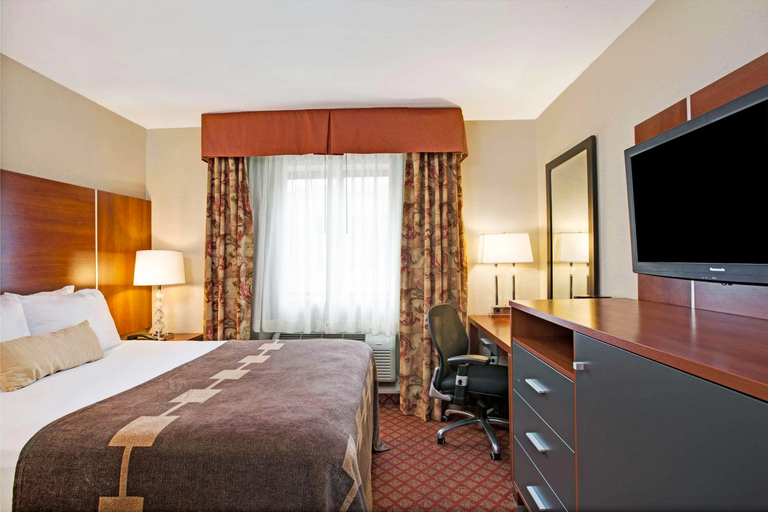 Bedroom 2, Ramada by Wyndham Staten Island, New York