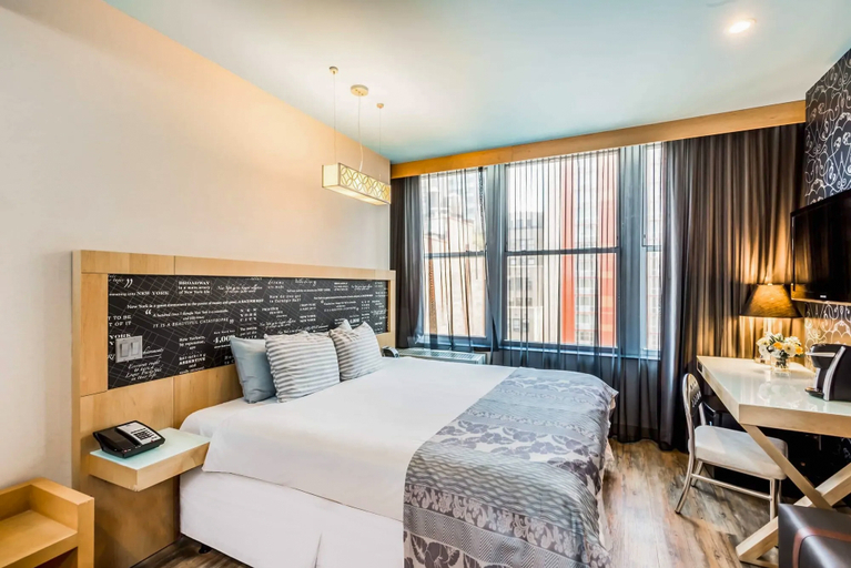 Bedroom 2, TRYP by Wyndham New York City Times Square / Midtown, New York