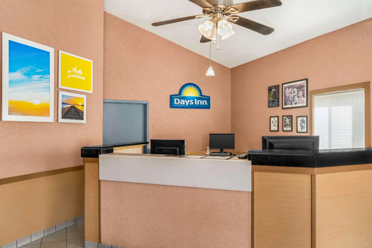 Public Area 4, Days Inn by Wyndham Canastota/Syracuse, Madison