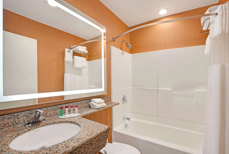 Bathroom 3, Ramada by Wyndham Bronx, New York