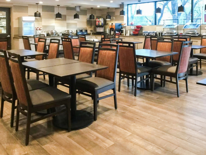 Dining Room, Ramada by Wyndham Bronx Terminal, New York