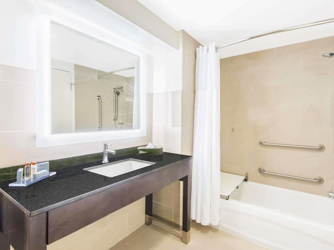 Bathroom 3, Wingate By Wyndham Niagara Falls, Niagara