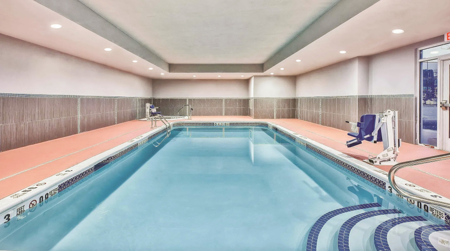 Sport & Beauty 3, La Quinta Inn & Suites by Wyndham Niagara Falls, Niagara