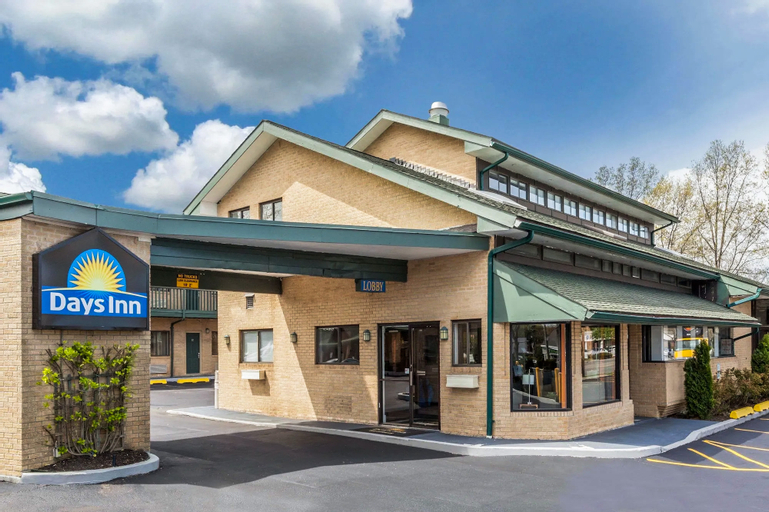 Days Inn by Wyndham Woodbury Long Island, Nassau