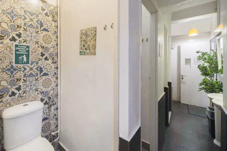 Bathroom 3, Checkers Hostel, Singapore