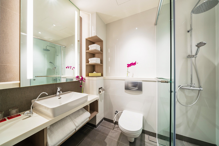 Bathroom 5, Novotel Singapore on Kitchener, Singapore