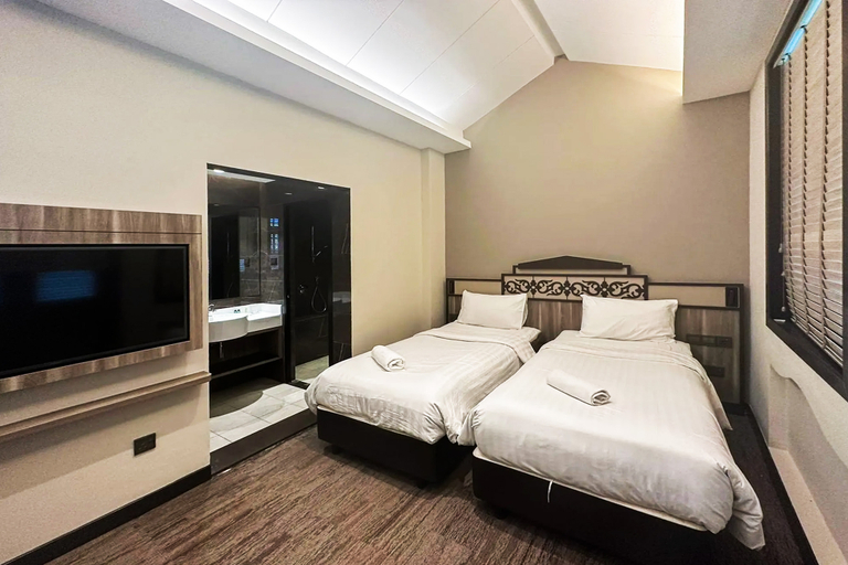 Bedroom 2, Lion Peak Hotel Hamilton (temporarily closed), Singapore