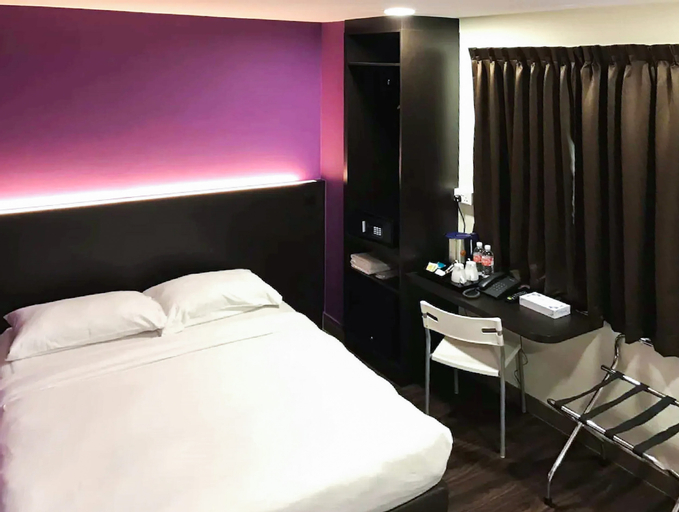 Bedroom 4, L Hotel @ 51 Desker, Singapura