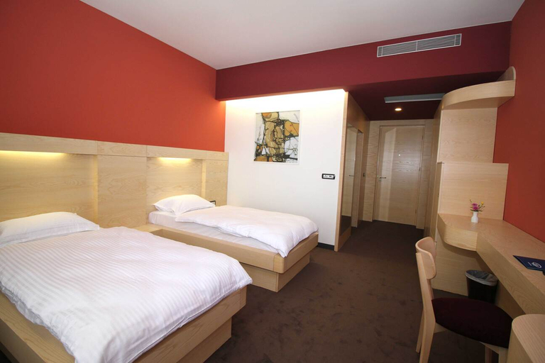Bedroom 3, International Hotel & Spa Pristina, Priština
