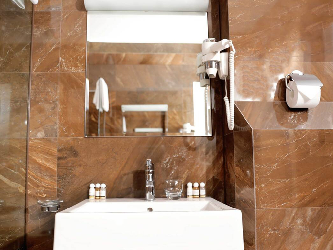 Bathroom, International Hotel & Spa Pristina, Priština