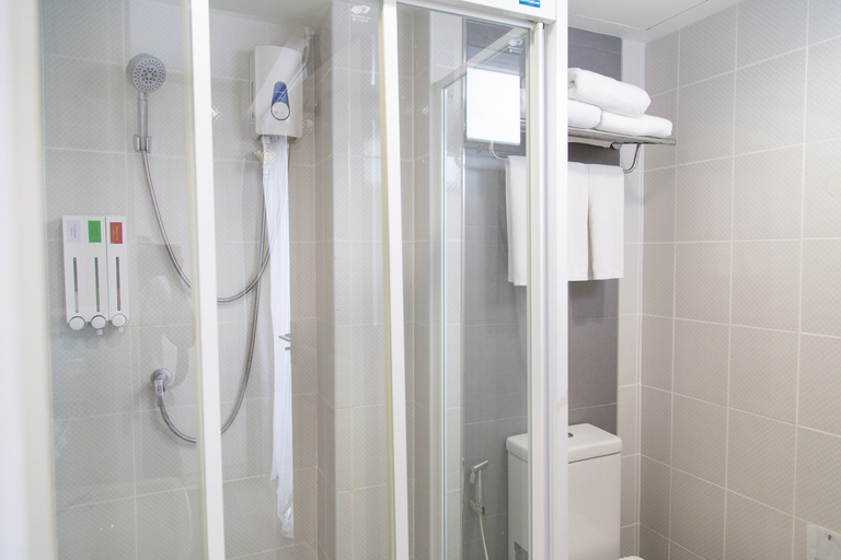 Bathroom, Kuun Hotel Sukhumvit, Muang Samut Prakan