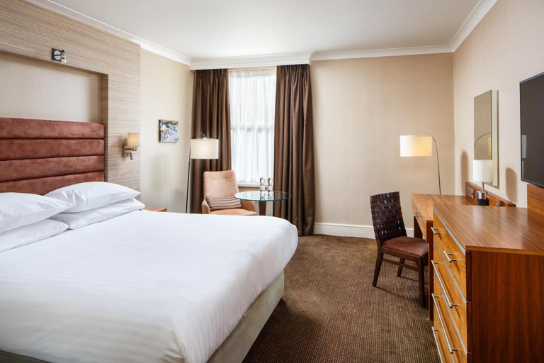 Bedroom 3, Delta by Marriott The Cheltenham Chase, Gloucestershire