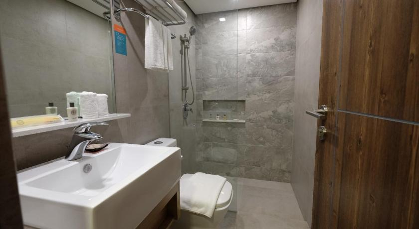Bathroom, Altabriza Resort Boracay, Malay
