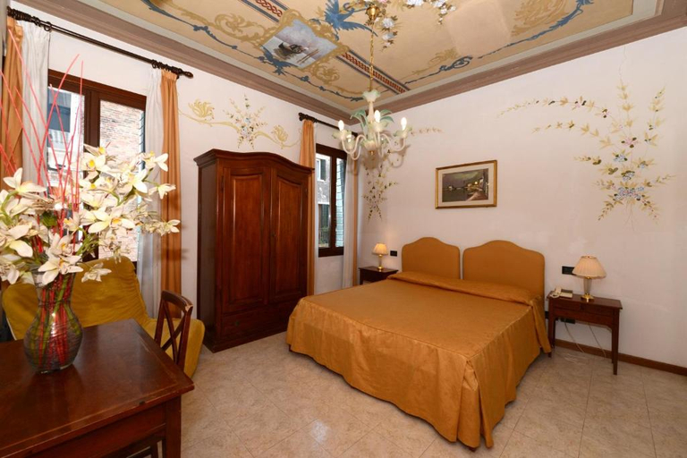 Bedroom 3, Hotel Iris Franciacorta, Brescia
