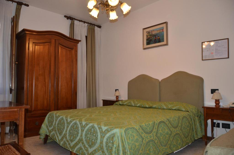 Bedroom 4, Hotel Iris Franciacorta, Brescia