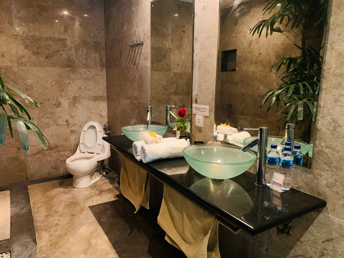 Bathroom 5, Villa Taksu Legian, Badung