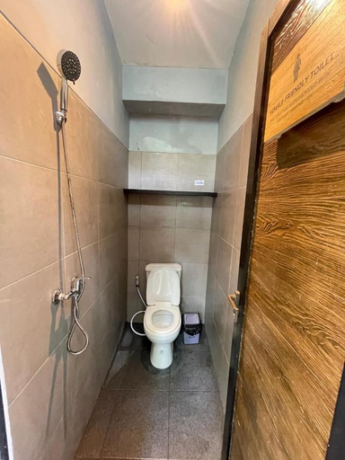 Bathroom 2, The Jungle Hostel Canggu, Badung