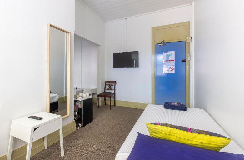 Bedroom 3, Commonwealth Hotel, Newcastle - Inner City