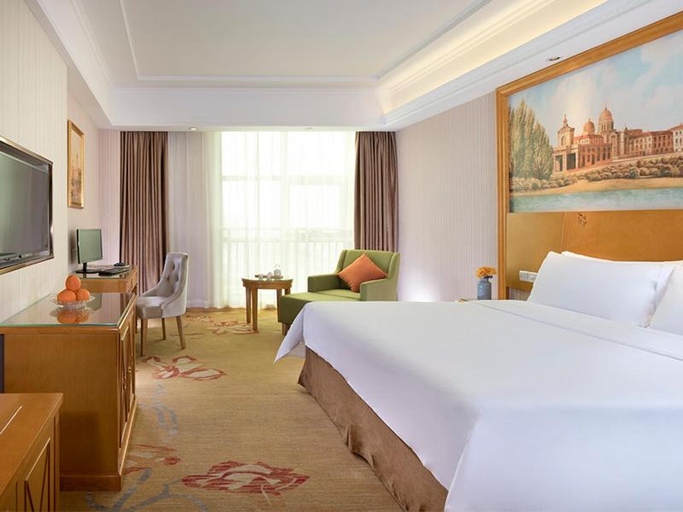 Bedroom 5, Vienna Hotel HaiNan Oriental Avenue, Hainan