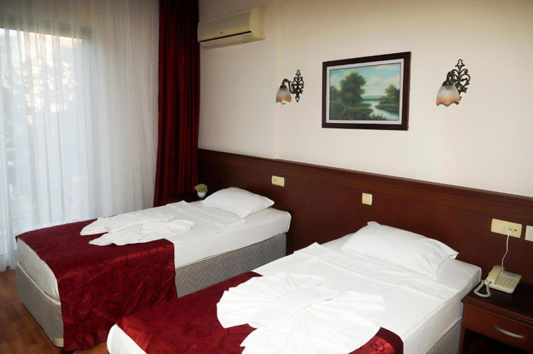 Bedroom 2, Astoria Hotel & Spa, Kemer