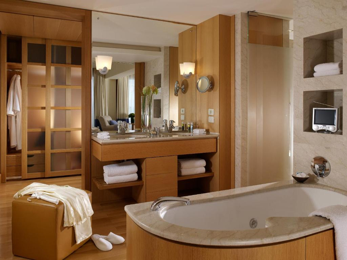 Bathroom 3, Amphitryon City Hotel, South Aegean