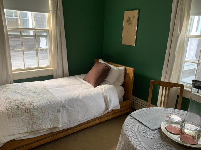Bedroom 1, Bridgehampton Inn, Suffolk
