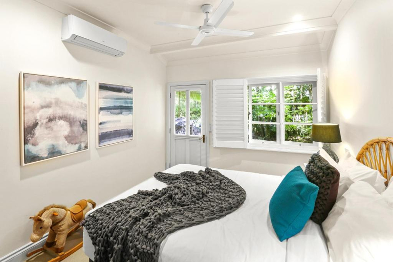 Bedroom 1, Stony Creek Cottages, Melbourne