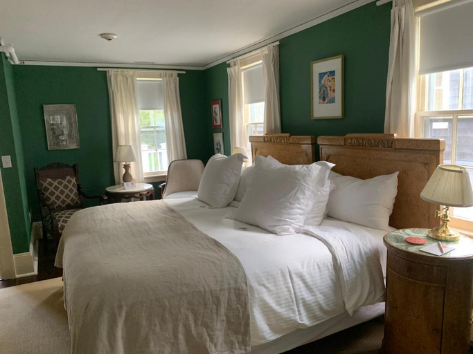 Bedroom 4, Bridgehampton Inn, Suffolk