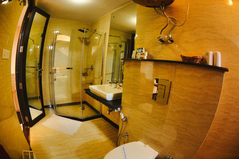 Bathroom, Hotel Pine Spring Gulmarg, Baramulla