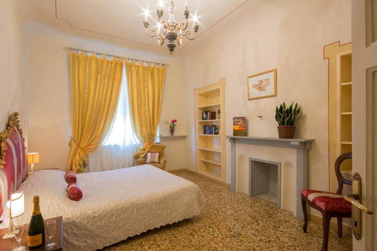 Bedroom 3, Palazzo Bulgarini, Siena